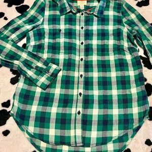 Green/Navy Long-sleeved button down women’s shirt